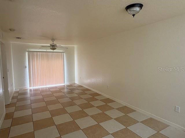 Foto del edificio - 865 Fox Lake Dr