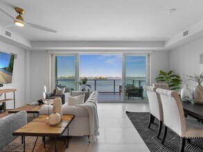 Building Photo - 1020 Sunset Point Rd