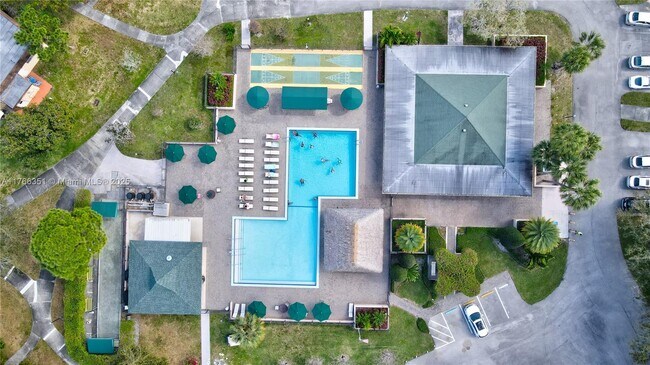 Foto del edificio - 606 SW Natura Blvd
