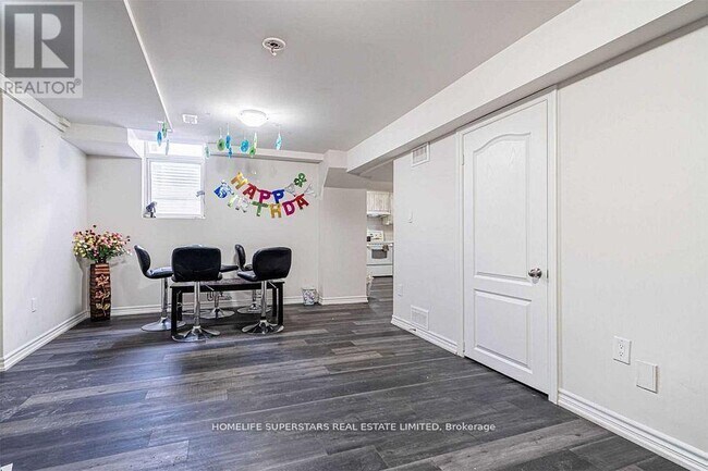 Building Photo - 75 Parkside Dr