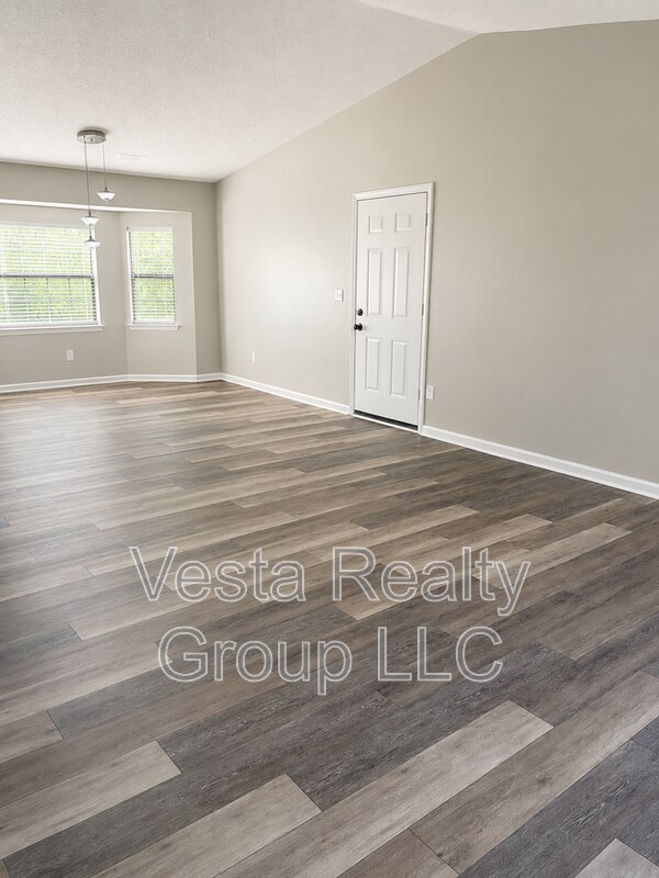 Foto del edificio - 105 Dailey Mill Rd