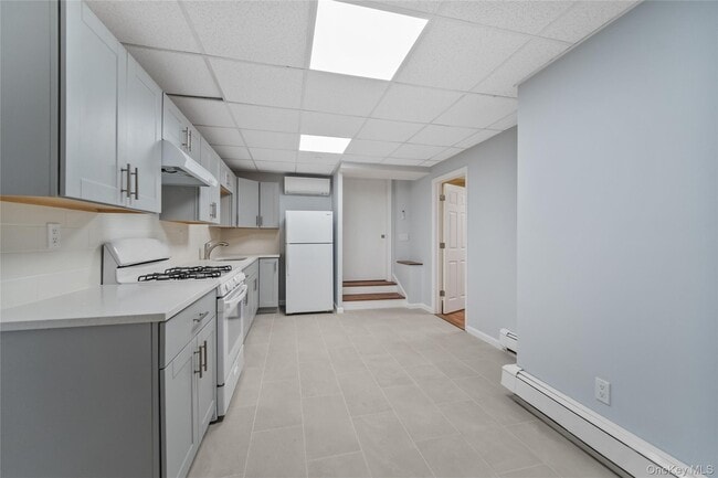 Building Photo - 81 N Washington St