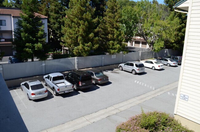 Building Photo - 761 N Fair Oaks Ave