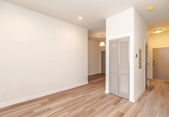 Foto del edificio - 1553 N Wells St