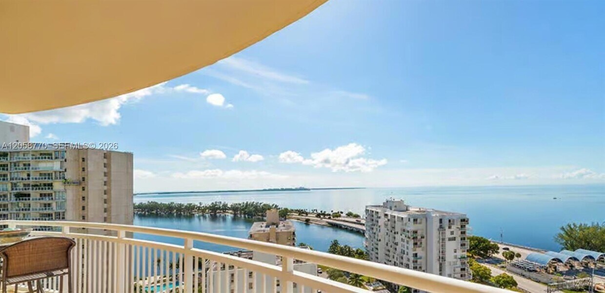 Foto del edificio - 2475 Brickell Ave