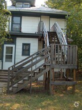Building Photo - 910 N 9th St Rd