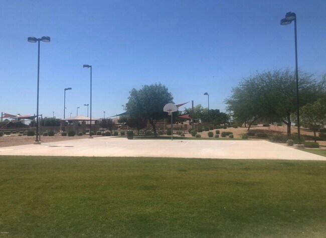 Building Photo - Gorgeous 5 Bedroom Located in Casa Grande!...