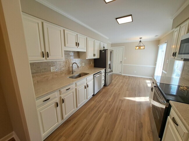 Foto del edificio - 616 Croston Dr