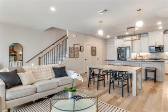 Building Photo - 3691 Rosemont Dr