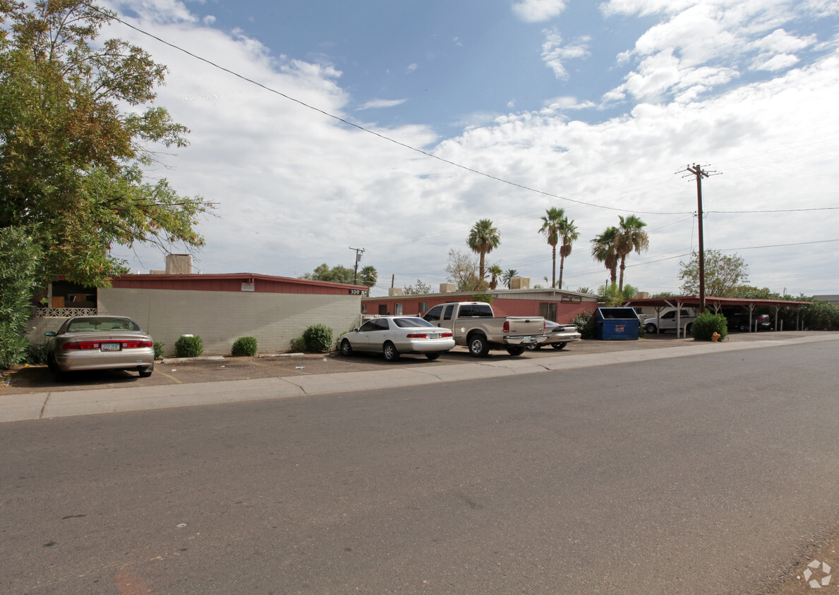 Foto principal - Chandler Oasis Apartments