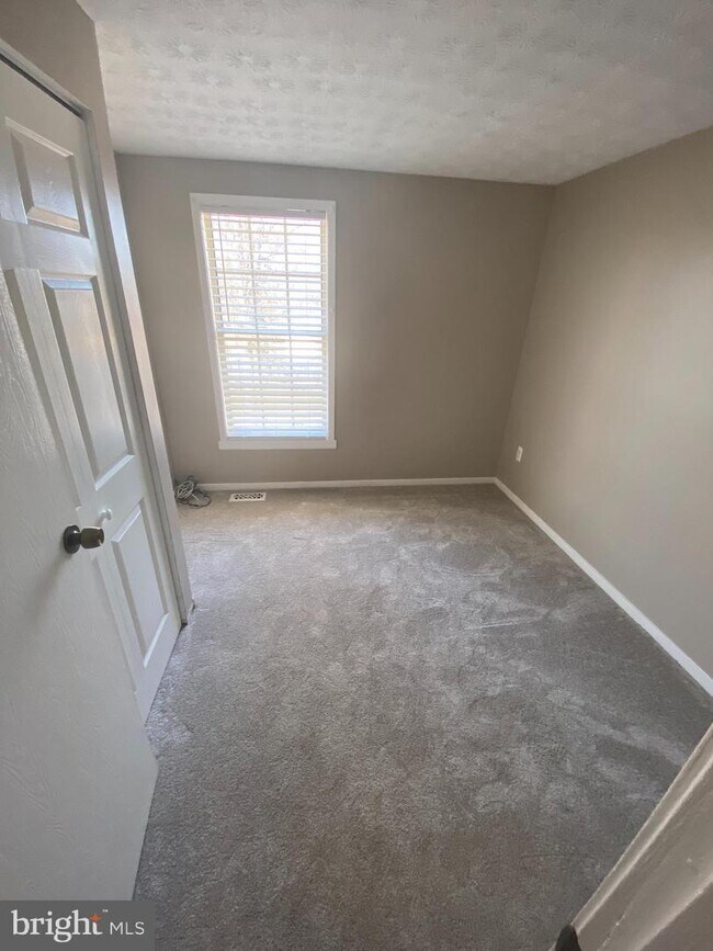 Foto del edificio - 6700 Seat Pleasant Dr
