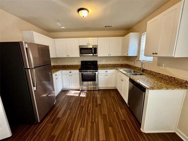 Building Photo - 637 Carlton Pointe Dr