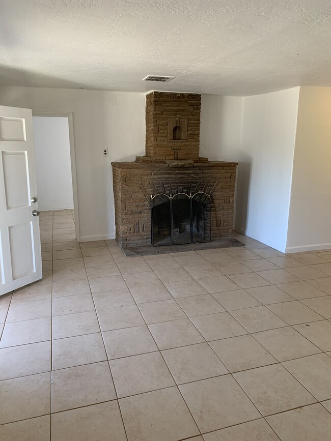 Living room - 1508 W Sahuaro Dr