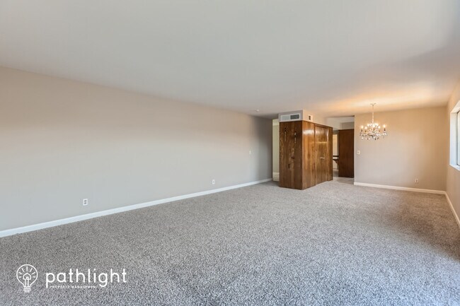 Building Photo - 7730 N 33rd Dr, Phoenix, AZ, 85051