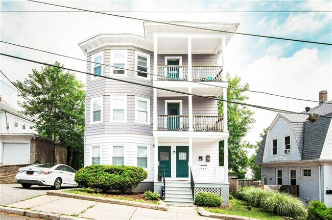 Brand New Kitchen & Bathroom approx 1200 sqft sqft - 19 Manning St