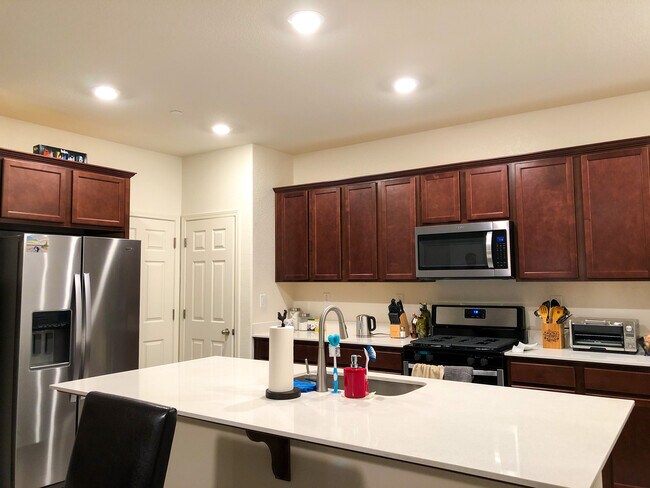 Foto del edificio - 240 Vicenza Dr