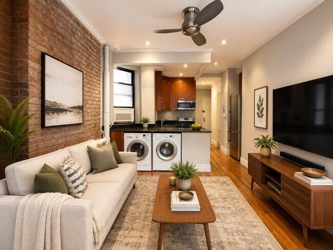 Building Photo - 246 Mott St