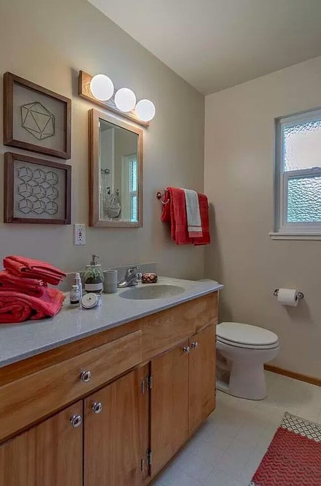 Building Photo - Fantastic 3 Bed 2 Bath Home