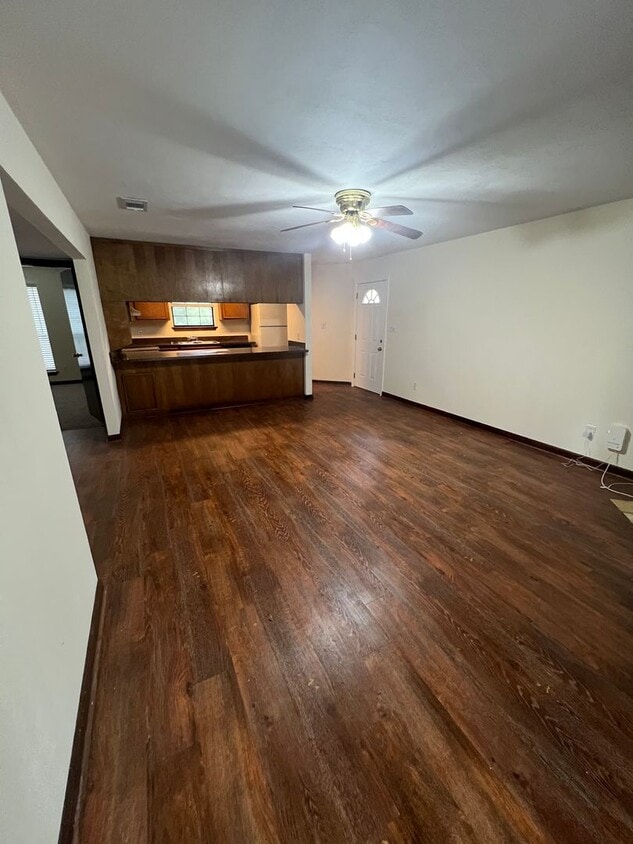 Foto principal - 1233 Cross Creek Cir