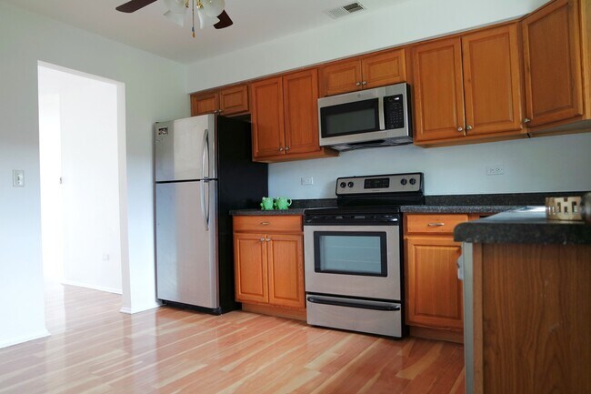 Building Photo - 618 Cobblestone Cir