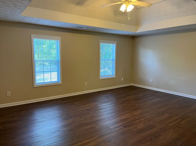 Foto del edificio - 313 Hillcrest Ln