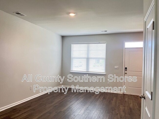 Building Photo - 2879 Pegasus Pl