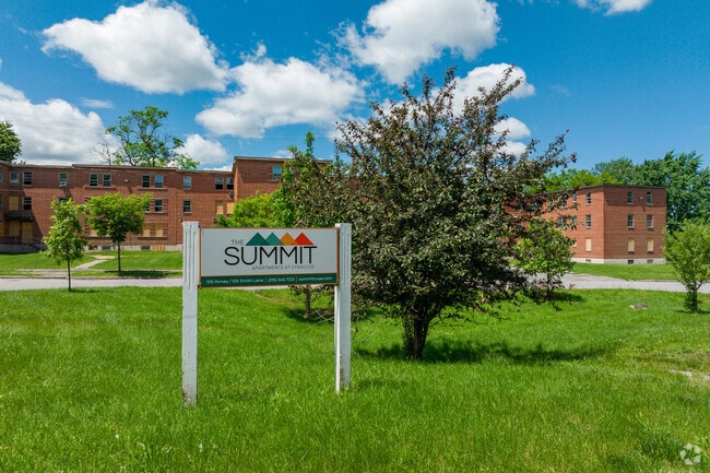 Primary Photo - The Summit Apartments