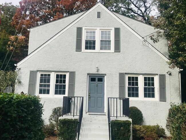 front entrance - 511 Midland Ave