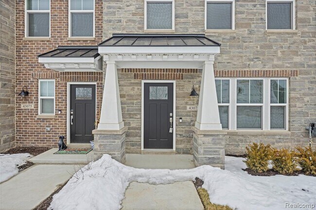 Foto del edificio - 43071 Atwood Ave