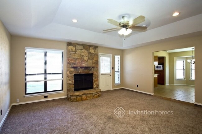 Building Photo - 6401 Highview Terrace