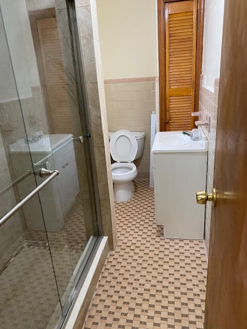 BATHROOM - 99 1st Ave