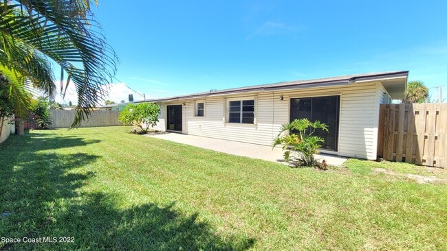 Building Photo - 1264 Seminole Dr