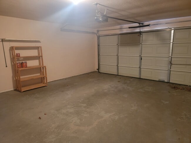 Building Photo - 4608 Midway Dr