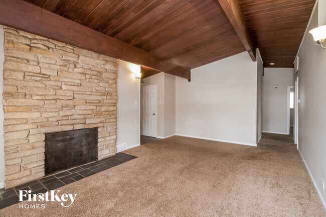 Building Photo - 15043 Meadow Ln