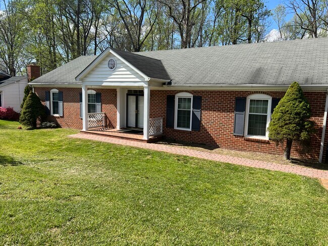 Building Photo - 6025 Rhonda Rd