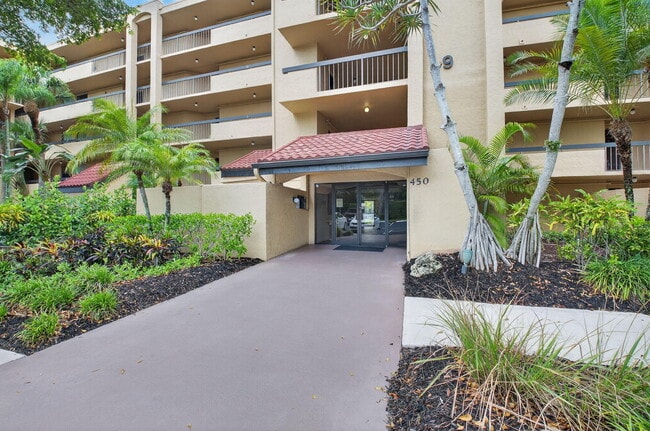 Building Photo - 450 Egret Cir