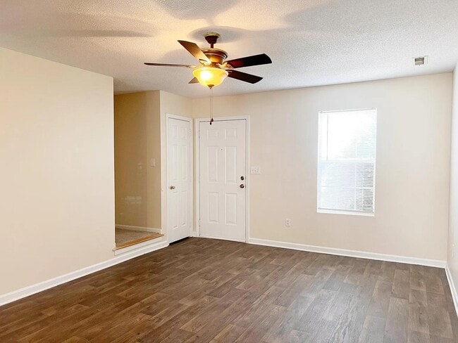 Foto del edificio - 113 Brushy Hollow Ln