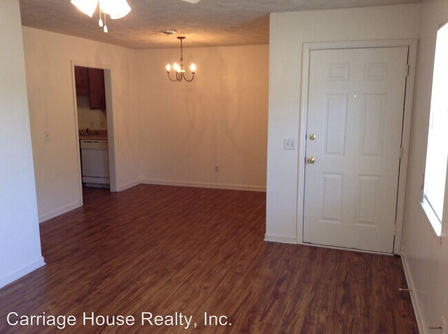 Building Photo - 101-103 St Andrews Ct