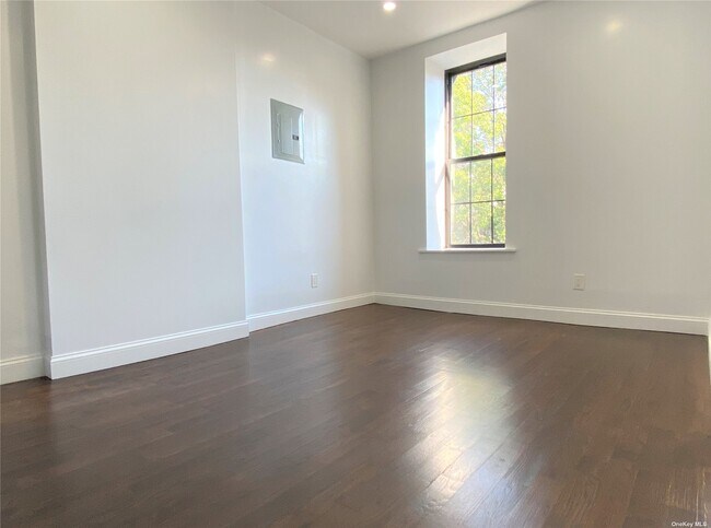 Building Photo - 703 Greene Ave