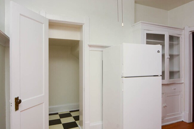 Foto del edificio - 4354 N Winchester Ave