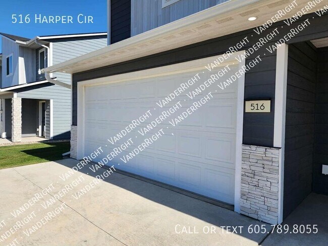 Foto del edificio - 516 Harper Cir