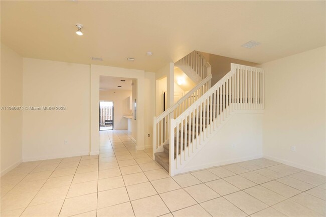 Building Photo - 387 NE 208th Terrace