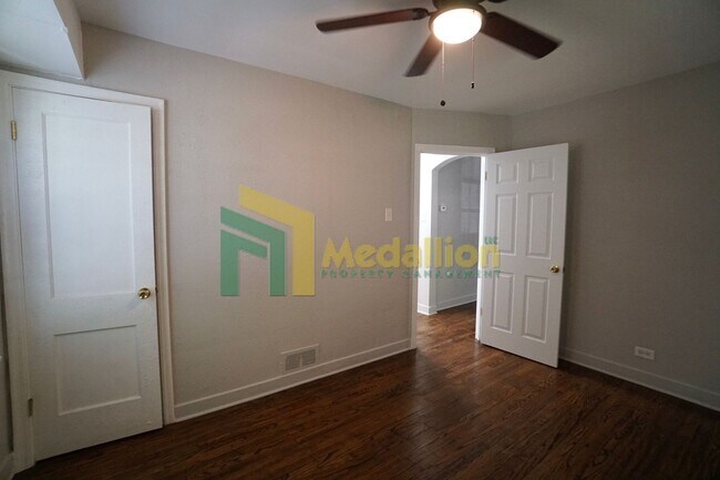 Foto del edificio - 10123 S Crandon Ave