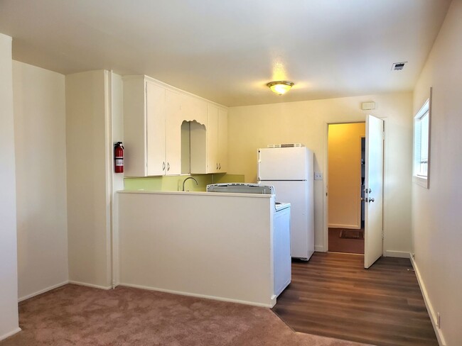 Building Photo - FG: 5046