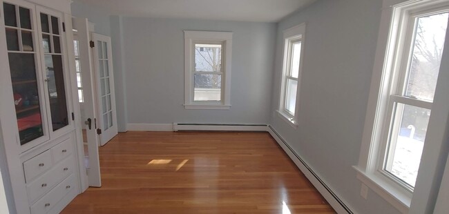 Building Photo - ***Please Respond Directly to the Online L...