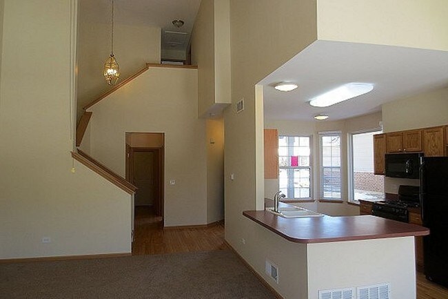 Building Photo - 542 N Frieh Dr