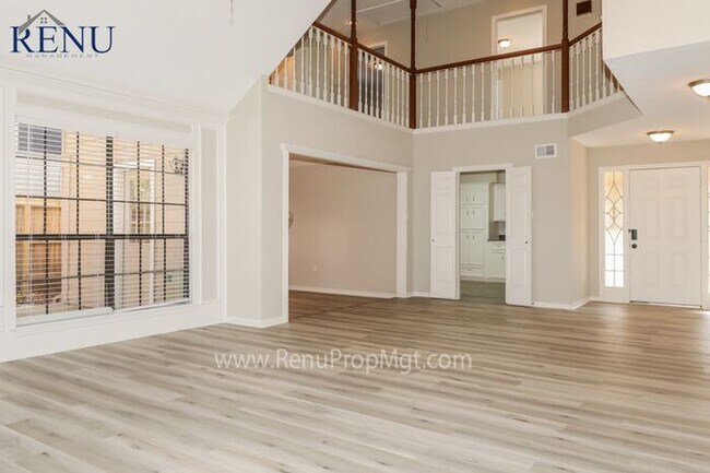 Building Photo - AVAILABLE NOW FOR A SELF GUIDED TOUR!