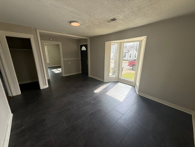 Foto del edificio - 2626 Whitman Ave