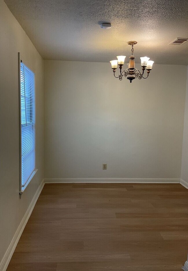 Foto del edificio - COMING SOON!