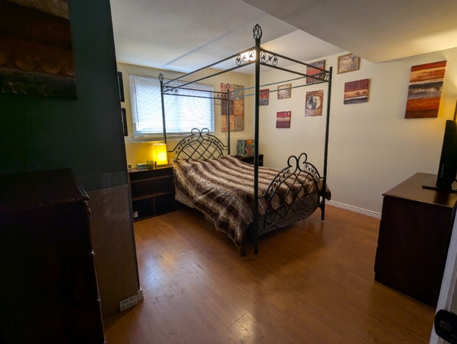 Foto del edificio - 5315 Villa Cir